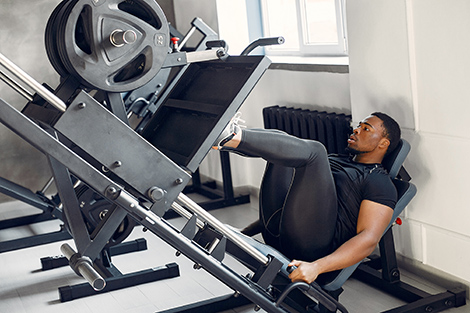 man-traint-benen-op-leg-press.jpg