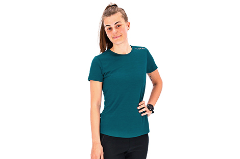 vrouw-in-hardloopshirt-met-korte-mouwen.jpg