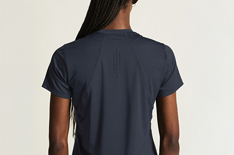vrouwen-shirt-met-mash-paneel-op-rug.jpg